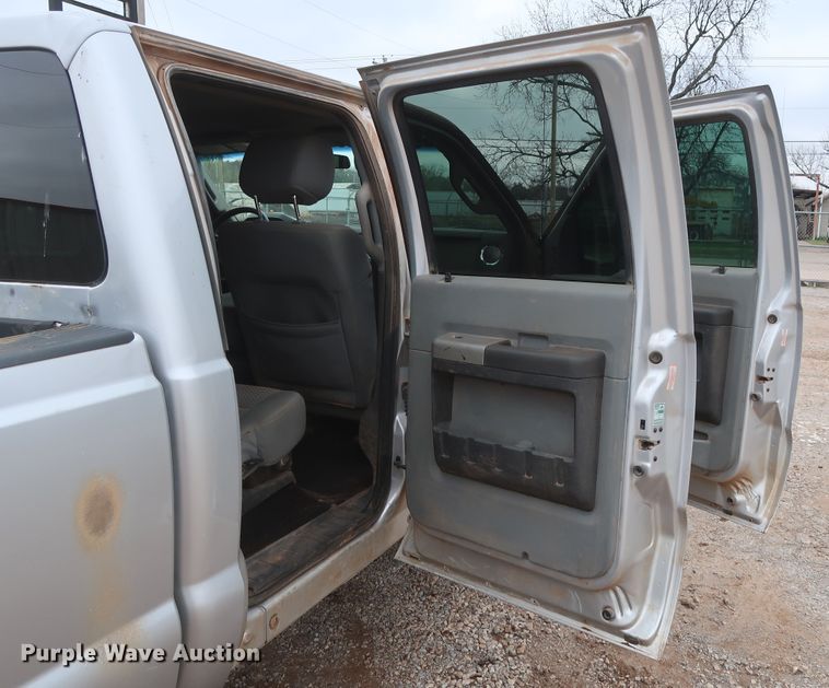 image for item DG7154 2015 Ford F250 Super Duty XLT  Crew Cab pickup truck