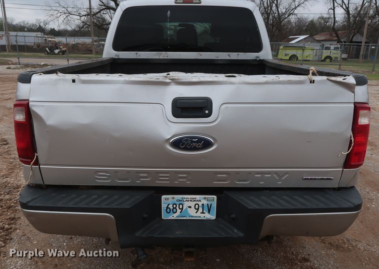 image for item DG7154 2015 Ford F250 Super Duty XLT  Crew Cab pickup truck