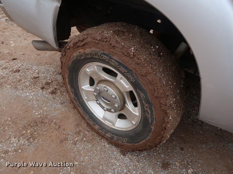 image for item DG7154 2015 Ford F250 Super Duty XLT  Crew Cab pickup truck