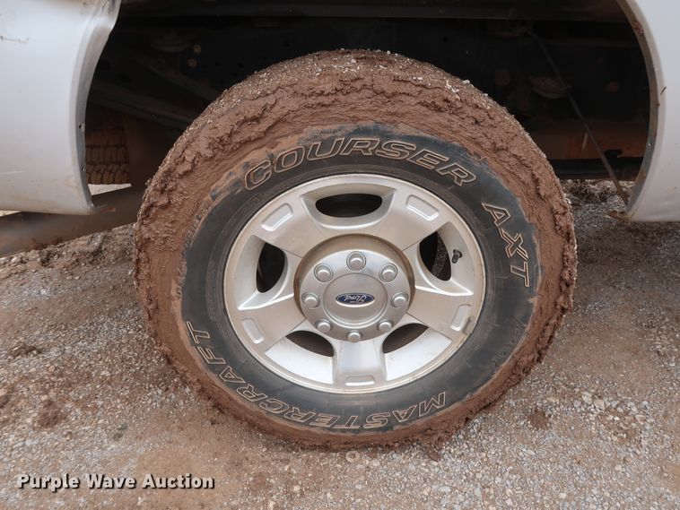 image for item DG7154 2015 Ford F250 Super Duty XLT  Crew Cab pickup truck