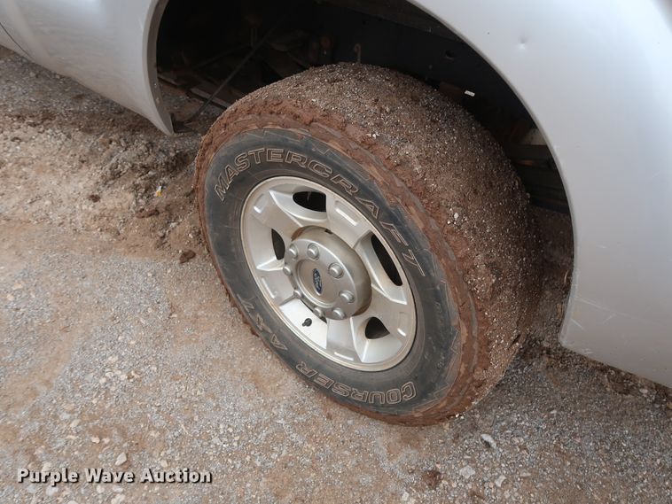 image for item DG7154 2015 Ford F250 Super Duty XLT  Crew Cab pickup truck