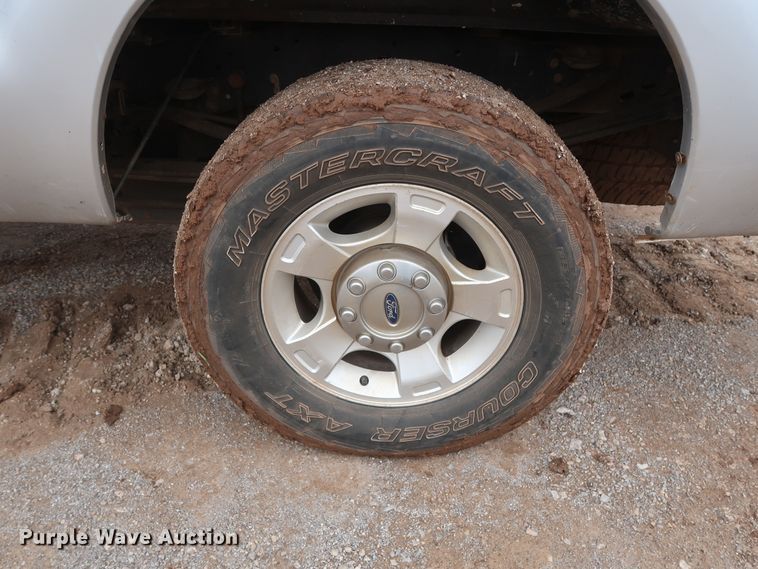 image for item DG7154 2015 Ford F250 Super Duty XLT  Crew Cab pickup truck