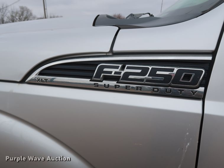 image for item DG7154 2015 Ford F250 Super Duty XLT  Crew Cab pickup truck