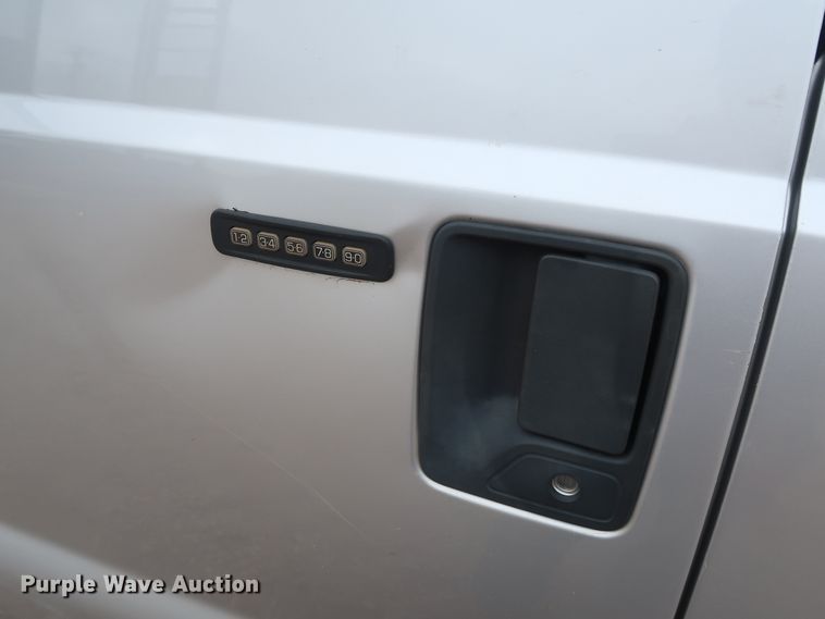 image for item DG7154 2015 Ford F250 Super Duty XLT  Crew Cab pickup truck