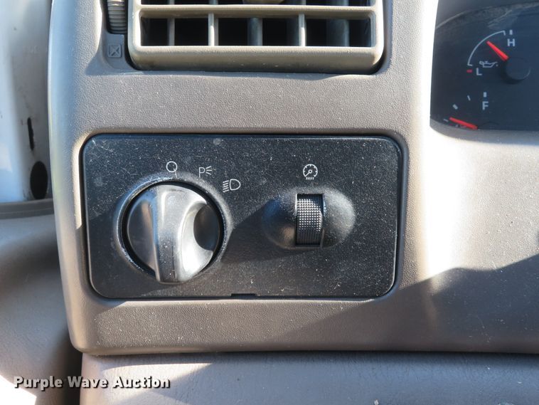 image for item DH1599 2002 Ford F350 Super Duty XL utility bed pickup truck