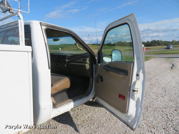 image for item DH1599 2002 Ford F350 Super Duty XL utility bed pickup truck