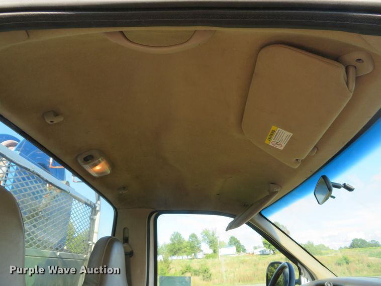 image for item DH1599 2002 Ford F350 Super Duty XL utility bed pickup truck