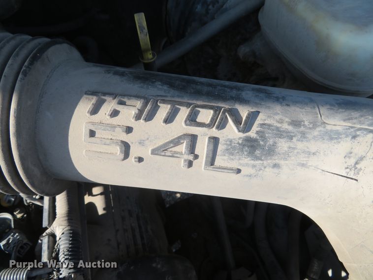 image for item DH1599 2002 Ford F350 Super Duty XL utility bed pickup truck