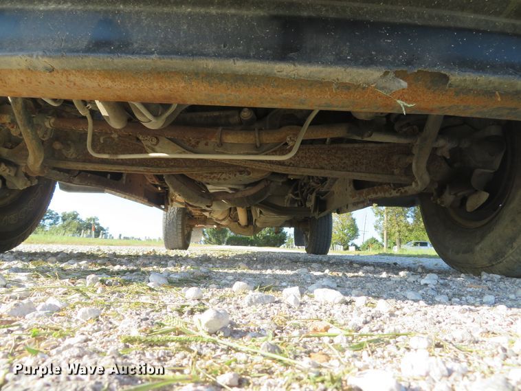 image for item DH1599 2002 Ford F350 Super Duty XL utility bed pickup truck