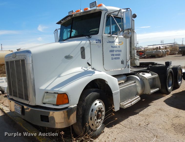 image for item DH2262 1999 Peterbilt 385 semi truck