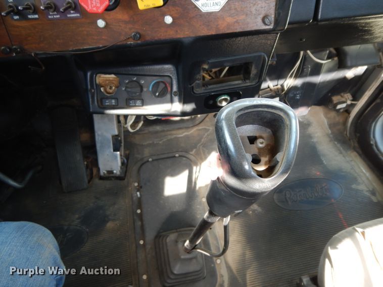 image for item DH2262 1999 Peterbilt 385 semi truck