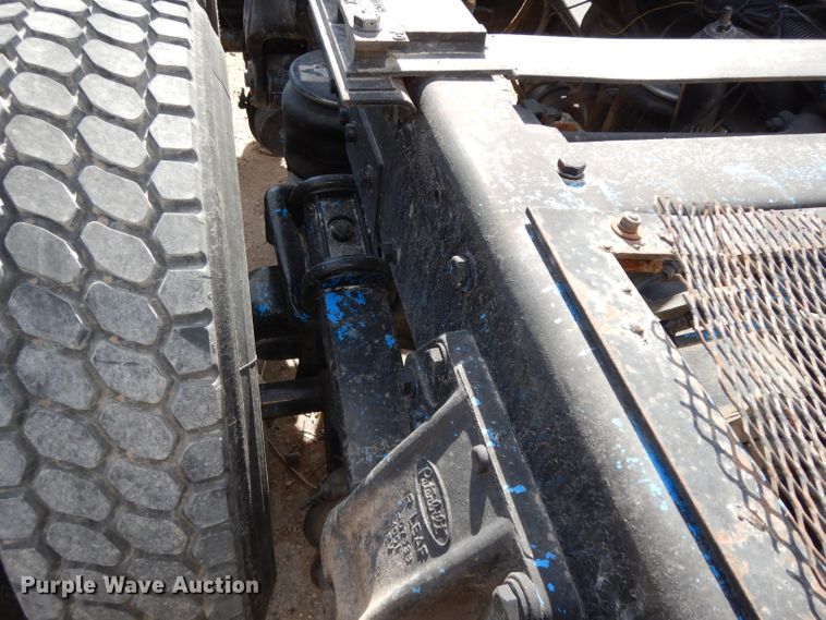 image for item DH2262 1999 Peterbilt 385 semi truck