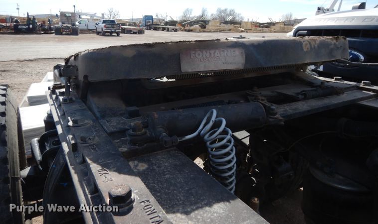 image for item DH2262 1999 Peterbilt 385 semi truck