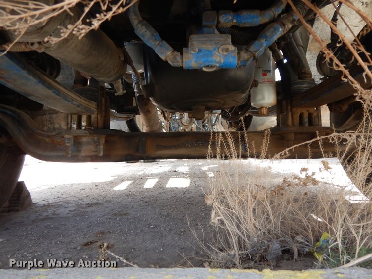 image for item DH2262 1999 Peterbilt 385 semi truck