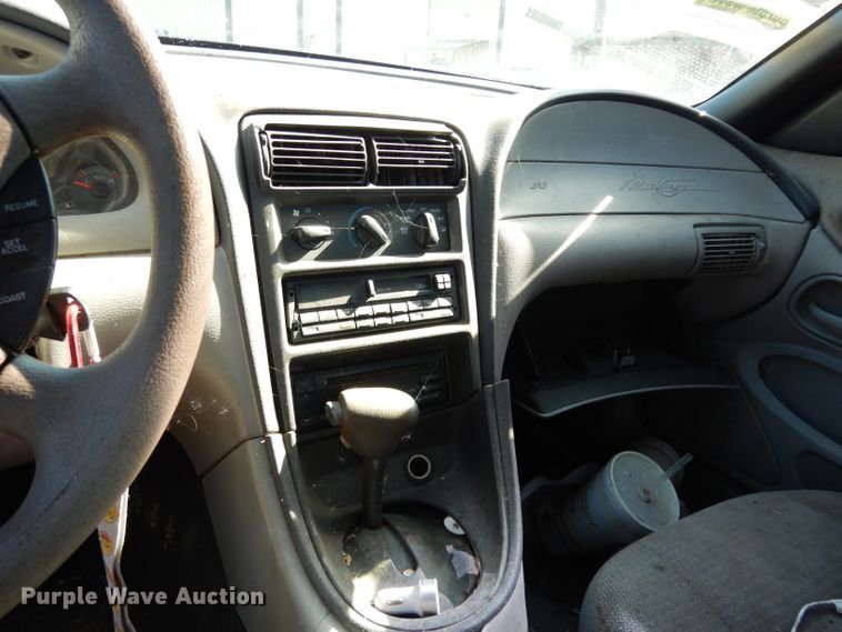 image for item DH2338 2000 Ford Mustang