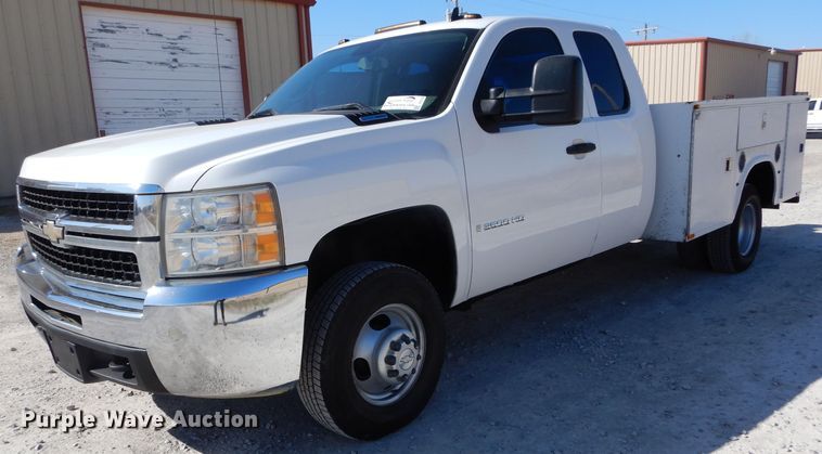 image for item DH3734 2007 Chevrolet Silverado 3500HD  Ext. Cab utility bed pickup truck