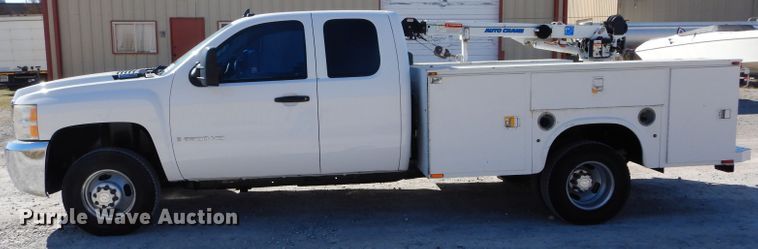image for item DH3734 2007 Chevrolet Silverado 3500HD  Ext. Cab utility bed pickup truck