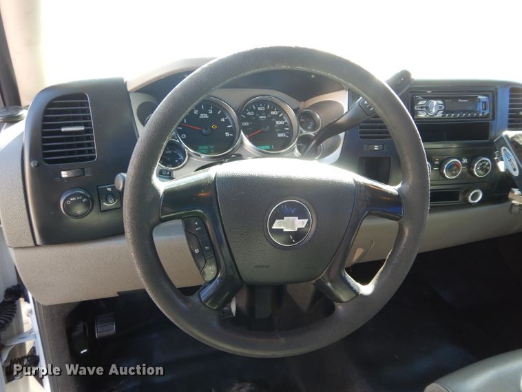 image for item DH3734 2007 Chevrolet Silverado 3500HD  Ext. Cab utility bed pickup truck