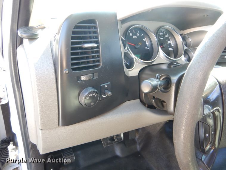 image for item DH3734 2007 Chevrolet Silverado 3500HD  Ext. Cab utility bed pickup truck