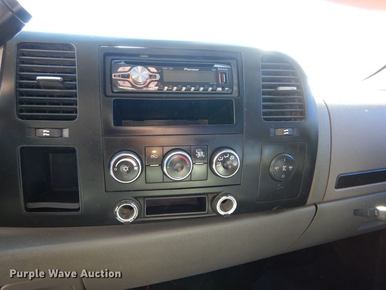 image for item DH3734 2007 Chevrolet Silverado 3500HD  Ext. Cab utility bed pickup truck