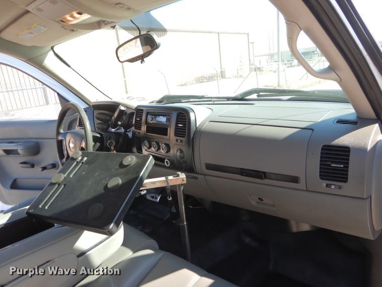 image for item DH3734 2007 Chevrolet Silverado 3500HD  Ext. Cab utility bed pickup truck