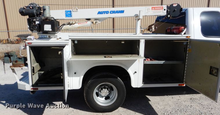 image for item DH3734 2007 Chevrolet Silverado 3500HD  Ext. Cab utility bed pickup truck