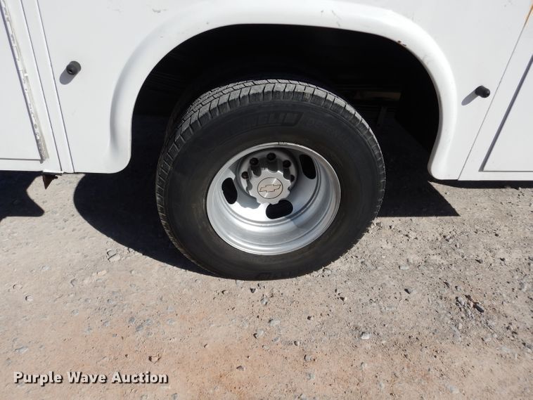 image for item DH3734 2007 Chevrolet Silverado 3500HD  Ext. Cab utility bed pickup truck