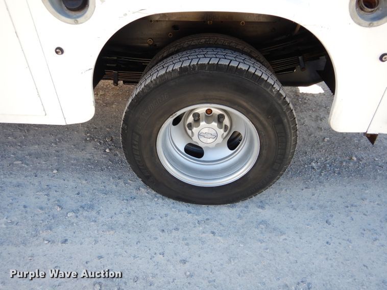 image for item DH3734 2007 Chevrolet Silverado 3500HD  Ext. Cab utility bed pickup truck