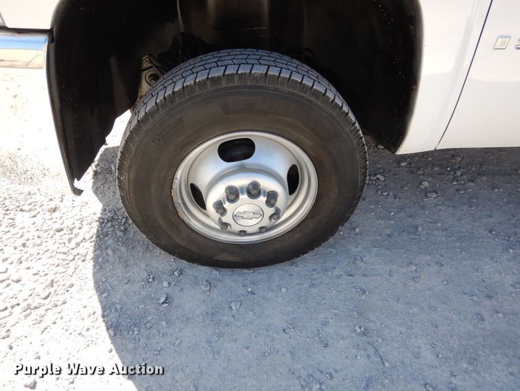 image for item DH3734 2007 Chevrolet Silverado 3500HD  Ext. Cab utility bed pickup truck