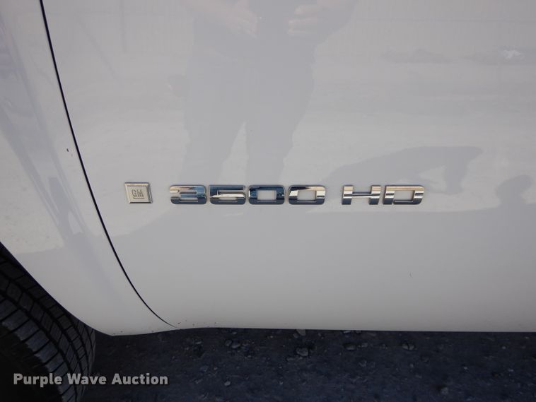 image for item DH3734 2007 Chevrolet Silverado 3500HD  Ext. Cab utility bed pickup truck