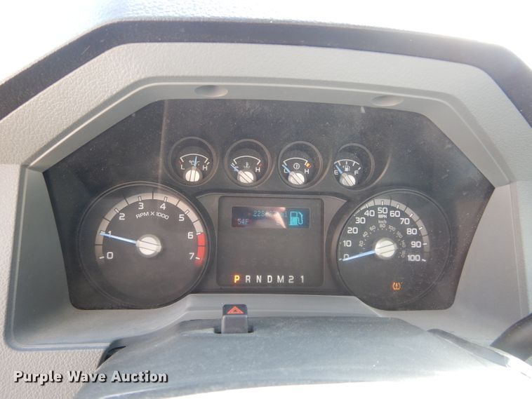 image for item DH3736 2015 Ford F350 Super Duty  SuperCab utility bed pickup truck