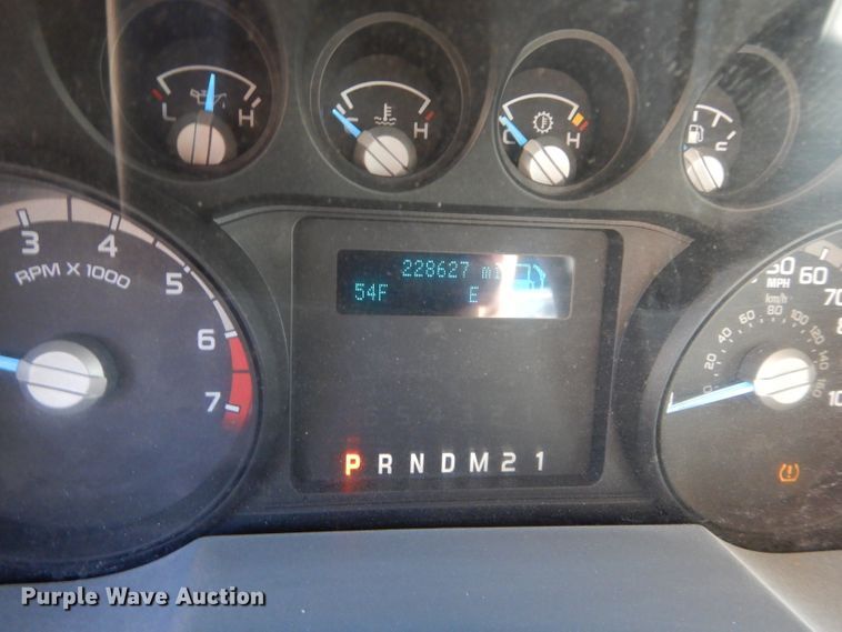 image for item DH3736 2015 Ford F350 Super Duty  SuperCab utility bed pickup truck