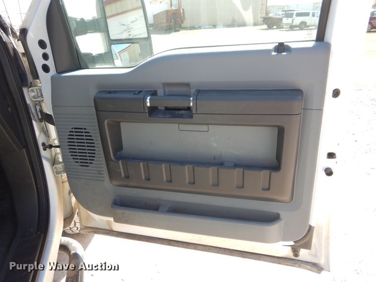 image for item DH3736 2015 Ford F350 Super Duty  SuperCab utility bed pickup truck