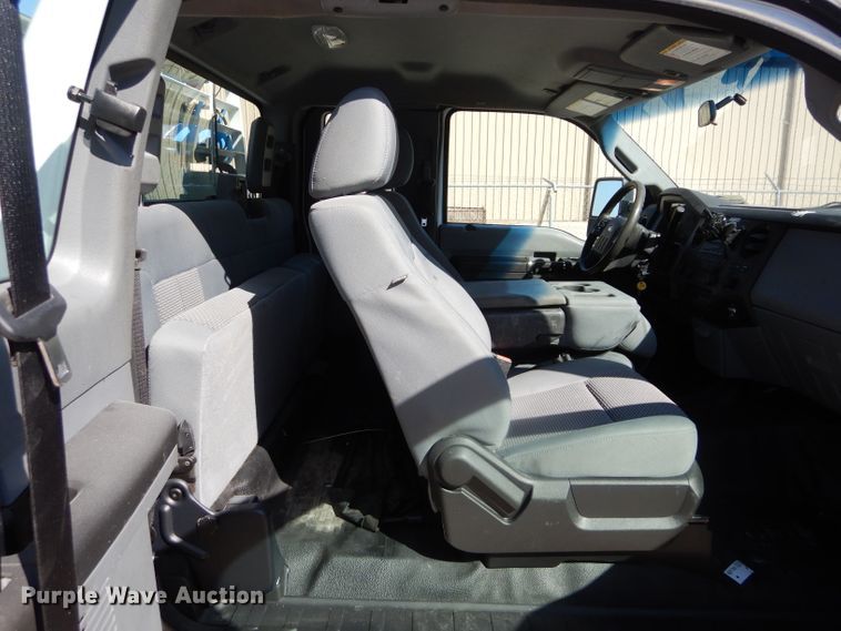 image for item DH3736 2015 Ford F350 Super Duty  SuperCab utility bed pickup truck