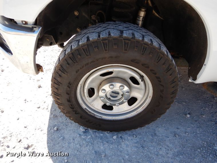 image for item DH3736 2015 Ford F350 Super Duty  SuperCab utility bed pickup truck