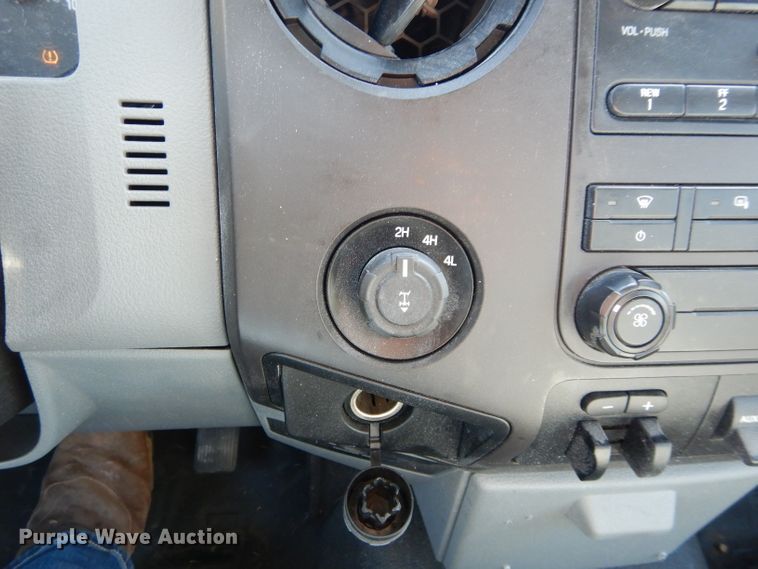 image for item DH3736 2015 Ford F350 Super Duty  SuperCab utility bed pickup truck