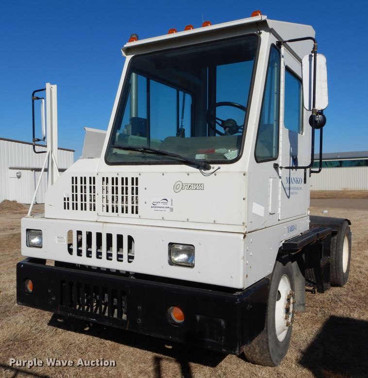 image for item DH4387 2004 Ottawa 30 yard truck