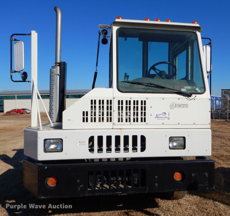 image for item DH4387 2004 Ottawa 30 yard truck