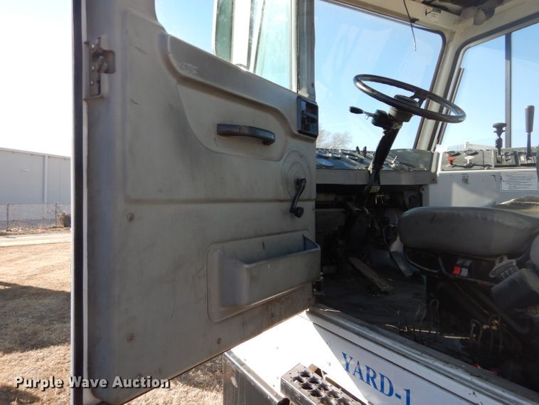 image for item DH4387 2004 Ottawa 30 yard truck