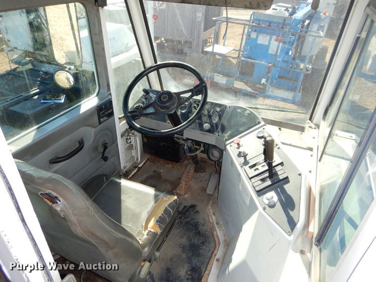 image for item DH4387 2004 Ottawa 30 yard truck