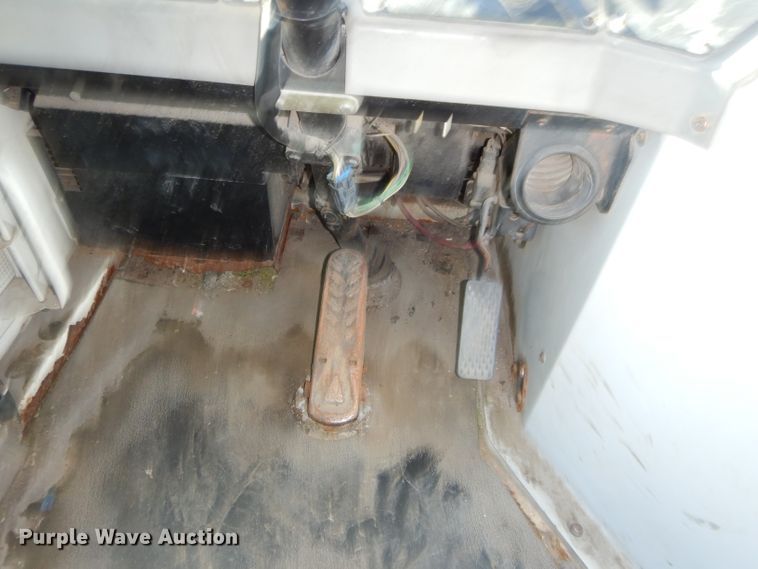 image for item DH4387 2004 Ottawa 30 yard truck