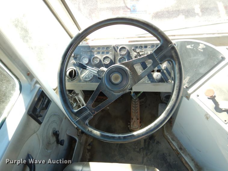 image for item DH4387 2004 Ottawa 30 yard truck