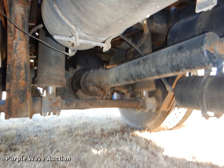 image for item DH4387 2004 Ottawa 30 yard truck