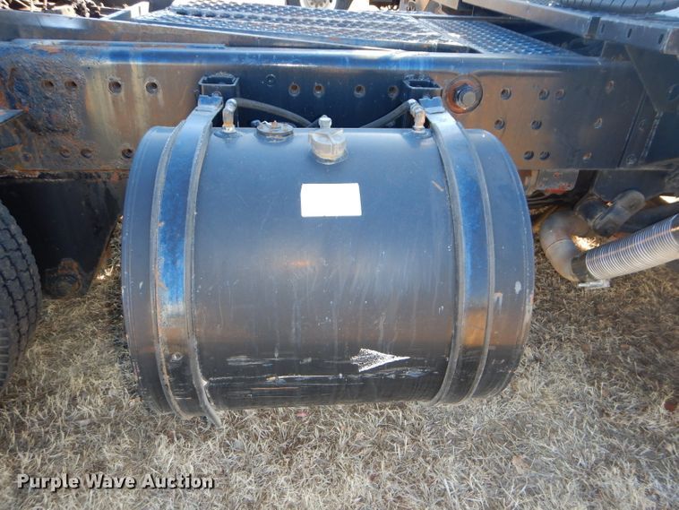 image for item DH4387 2004 Ottawa 30 yard truck