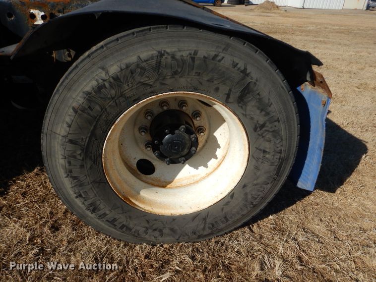 image for item DH4387 2004 Ottawa 30 yard truck