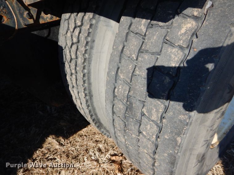 image for item DH4387 2004 Ottawa 30 yard truck