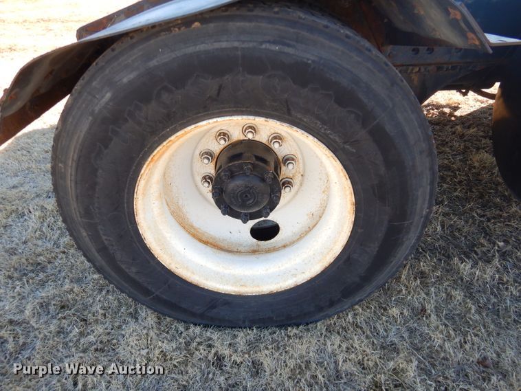 image for item DH4387 2004 Ottawa 30 yard truck