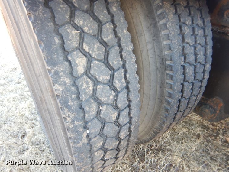 image for item DH4387 2004 Ottawa 30 yard truck