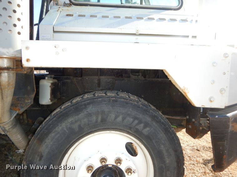 image for item DH4387 2004 Ottawa 30 yard truck