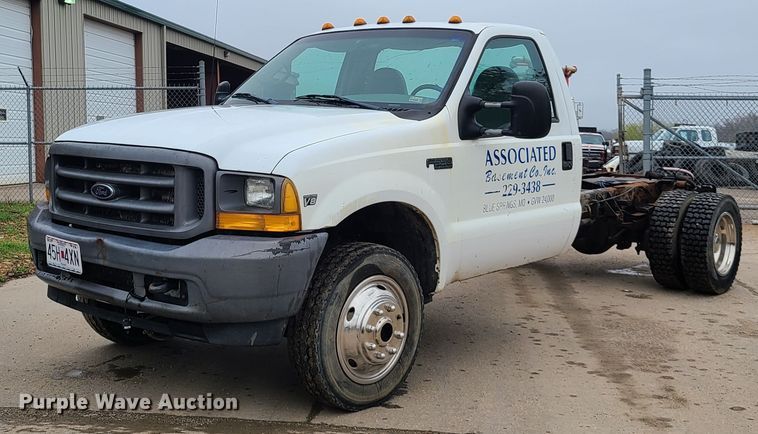 image for item DH5826 1999 Ford F550 Super Duty truck cab and chassis